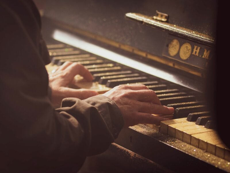 Podcast Ending Theme Service